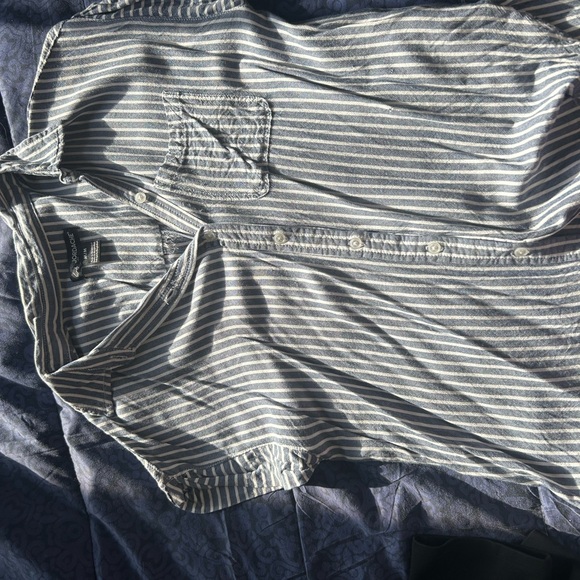 Jordache short sleeve striped shirt. Size medium - Picture 4 of 5